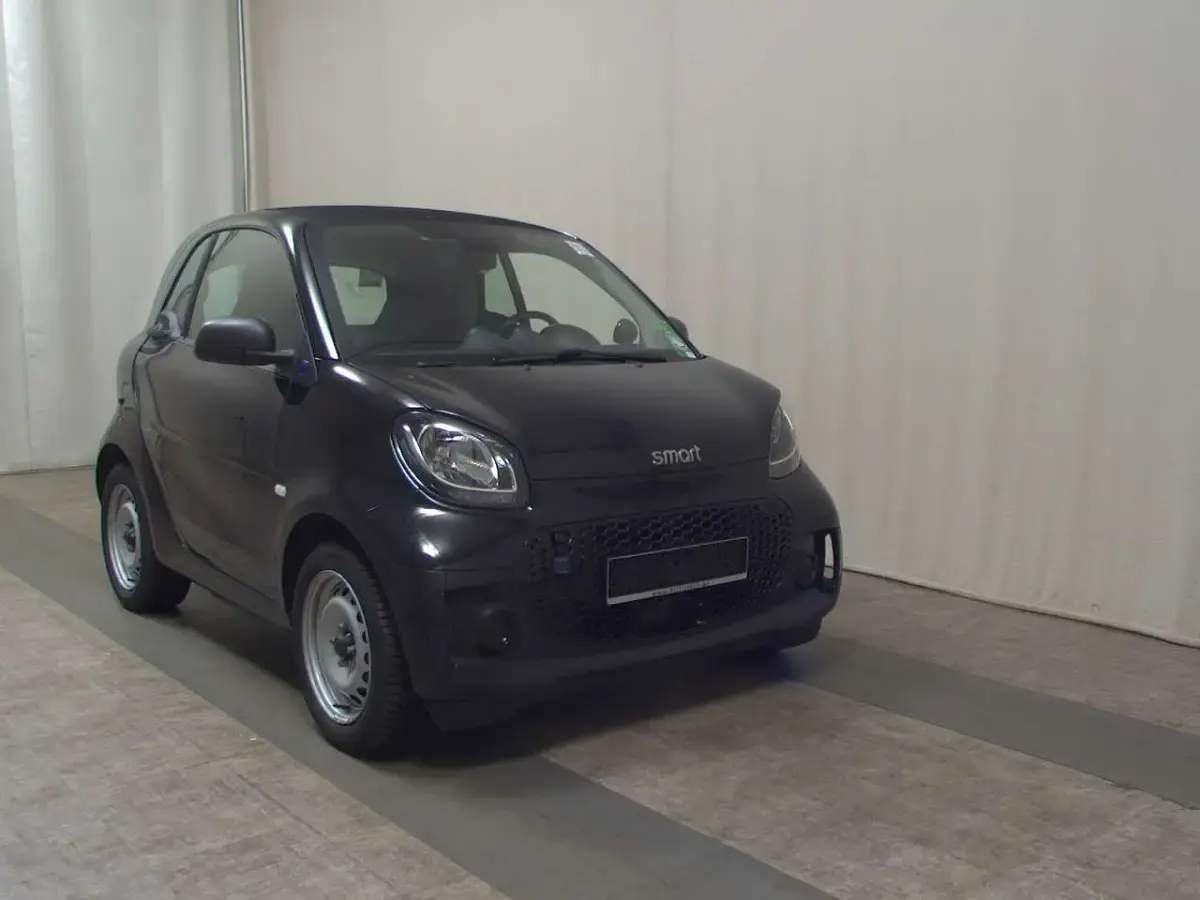 Gebraucht Smart ForTwo Coupé 60 kW (82 PS) 2022 Schwarz Kleinwagen