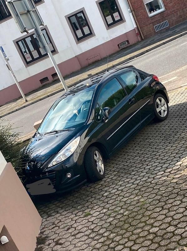 Schwarz Gebraucht 2012 Peugeot 207 Limousine | 1.000 € (Guter Preis) - Bild 1/4