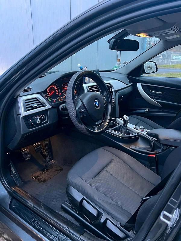 Gebraucht BMW 316 116 PS (85 kW) 2014 Schwarz Kombi