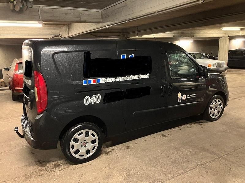Gebraucht Fiat Doblò 95 PS (69 kW) 2018 Schwarz Van / Kleinbus