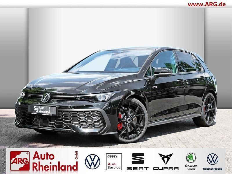 Grenadillschwarz metallic Neu 2025 VW Golf VIII Comfortline Limousine | 51.990 € (Teuer) - Bild 1/4