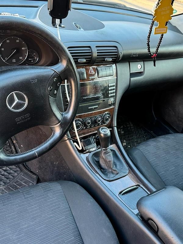 Gebraucht Mercedes 220 2005 Grau Kombi