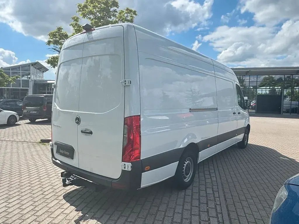 Gebraucht Mercedes Sprinter 150 PS (110 kW) 2024 Arktikweiß Van