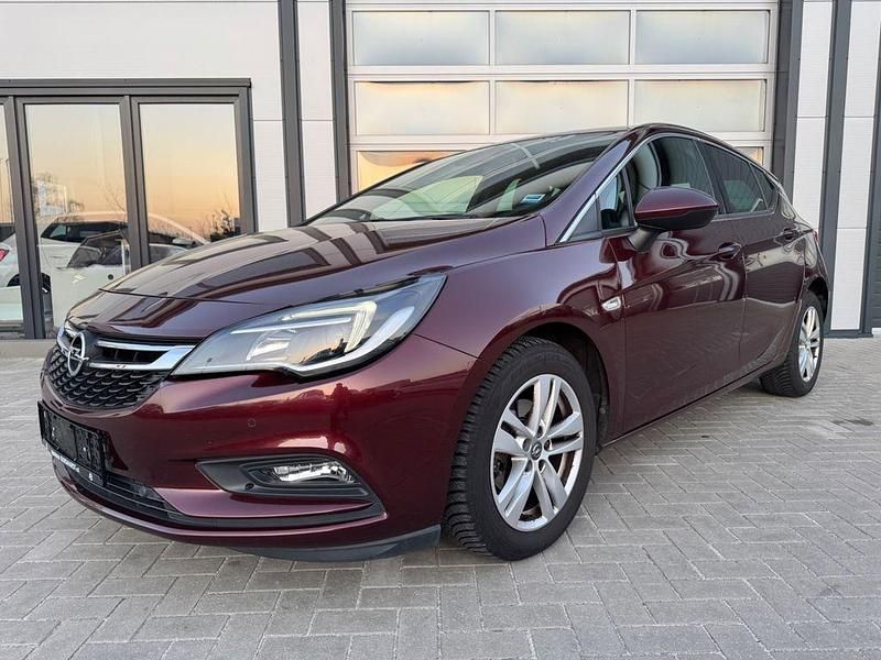 Gebraucht Opel Astra 150 PS (110 kW) 2017 Rioja red metallic Limousine