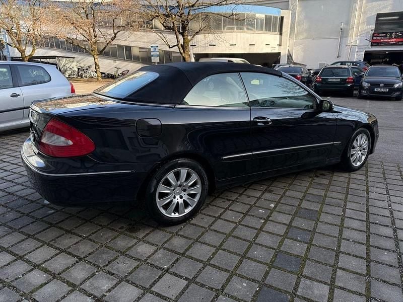 Gebraucht Mercedes CLK200 163 PS (119 kW) 2006 Schwarz Cabrio
