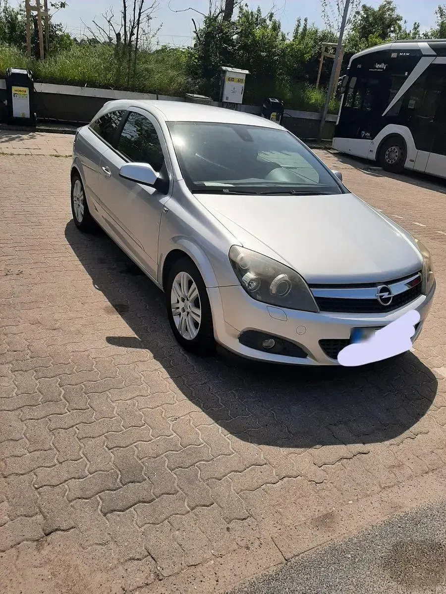 Gebraucht Opel Astra GTC Innovation 116 PS (85 kW) 2008 Silber Coupé