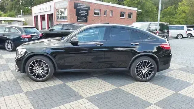Gebraucht Mercedes GLC300 AMG 245 PS (180 kW) 2019 Schwarz SUV