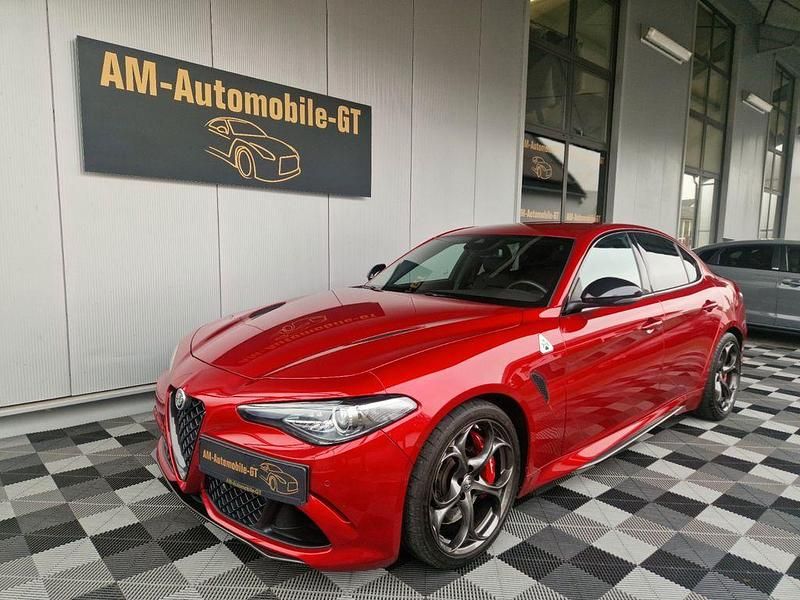 Rosso etna Gebraucht 2023 Alfa Romeo Giulia Quadrifoglio Limousine | 61.999 € (Superpreis) - Bild 1/4