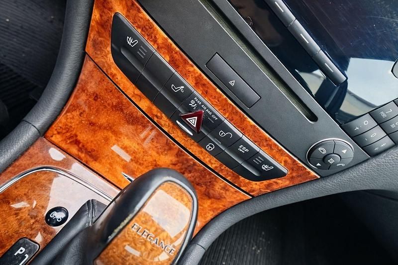 Gebraucht Mercedes E220 150 PS (110 kW) 2004 Silber Limousine