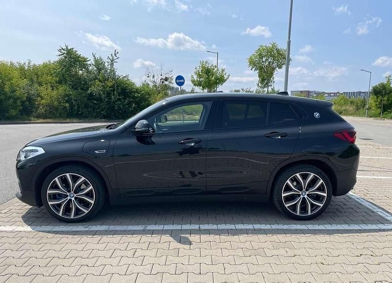 Schwarz Gebraucht 2021 BMW X2 Advantage SUV | 18.150 € (Superpreis) - Bild 1/4