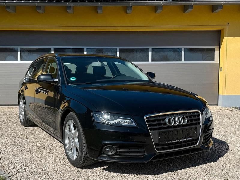 Gebraucht Audi A4 160 PS (117 kW) 2012 Schwarz Kombi