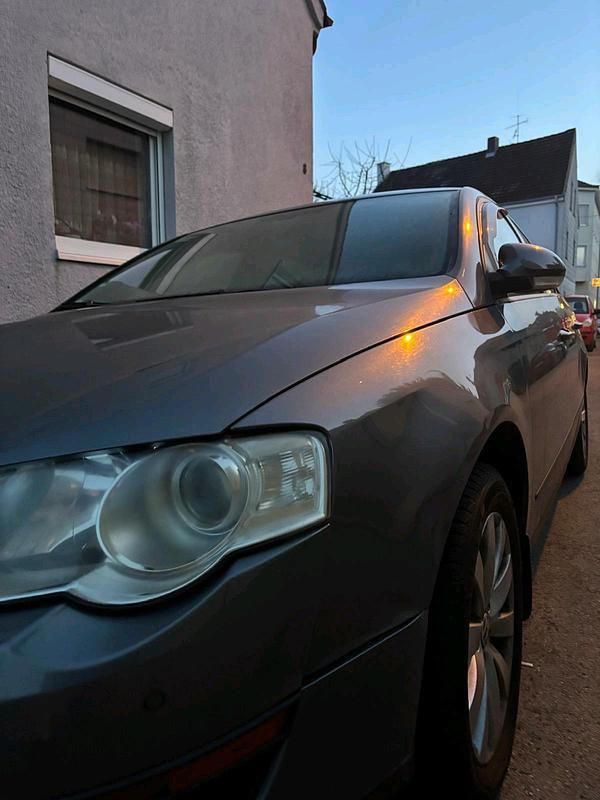Gebraucht VW Passat 102 PS (75 kW) 2007 Grau Limousine