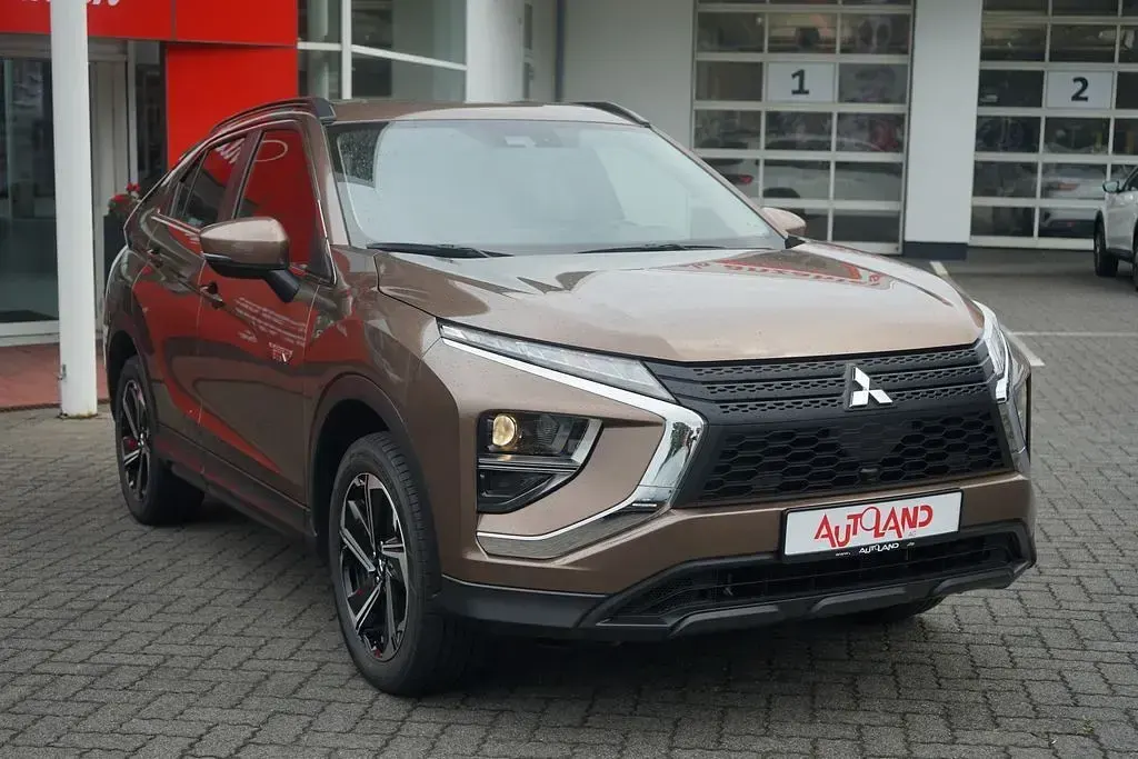 Gebraucht Mitsubishi Eclipse Cross Basis 188 PS (138 kW) 2022 Braun SUV