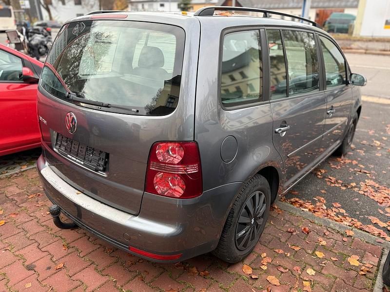 Gebraucht VW Touran 140 PS (102 kW) 2007 Grau Van / Kleinbus