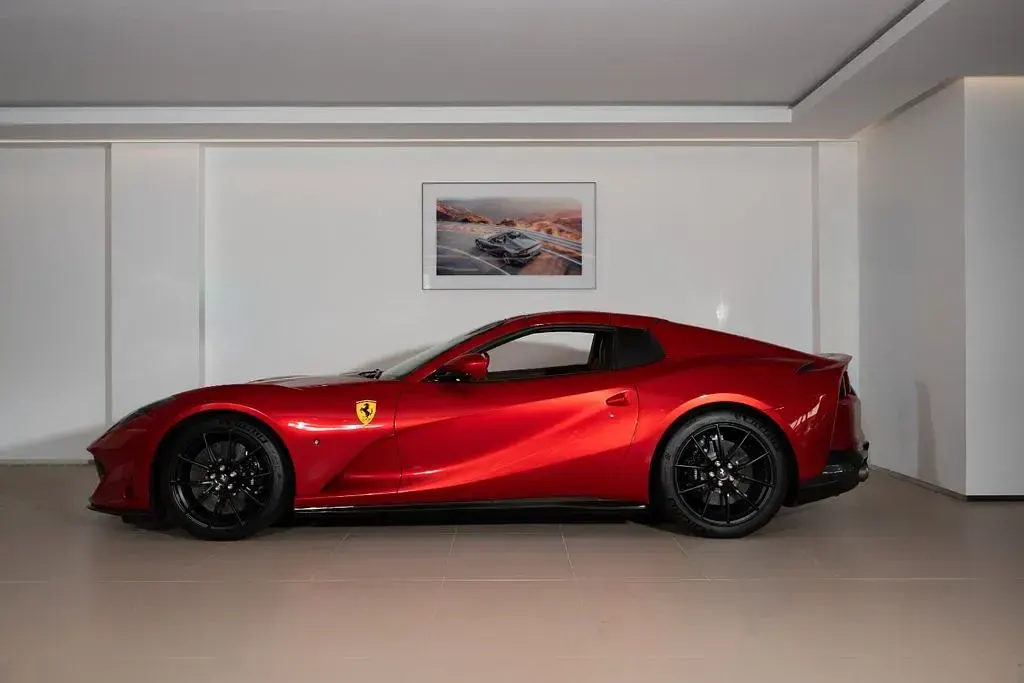 Gebraucht Ferrari 812 799 PS (587 kW) 2024 Rot Cabrio