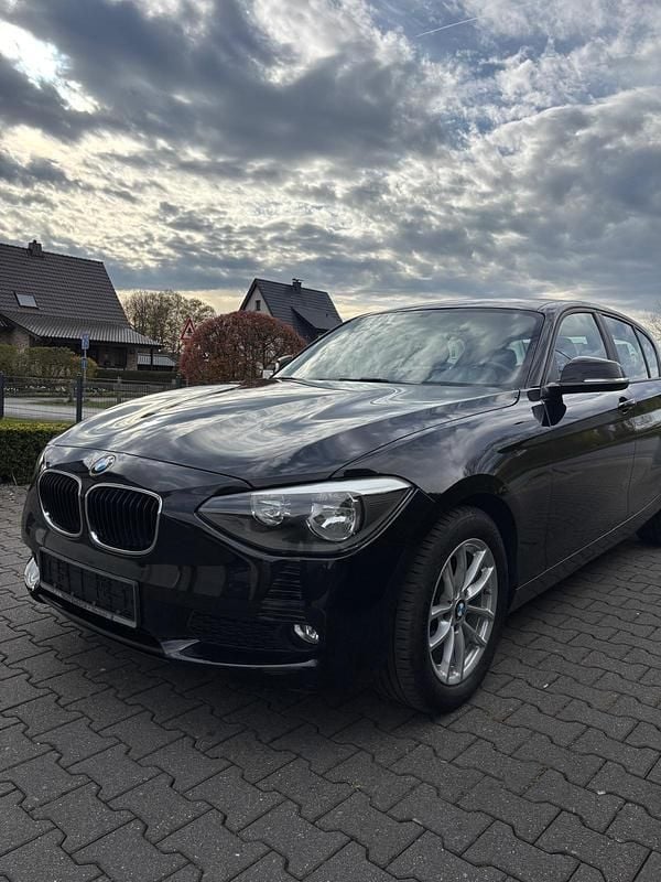 Gebraucht BMW 116 109 PS (80 kW) 2015 Schwarz Kleinwagen