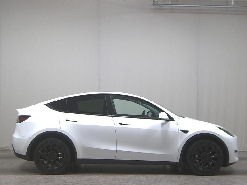 Weiss Gebraucht 2022 Tesla Model Y Long Range AWD SUV | 33.880 € (Superpreis) - Bild 1/4