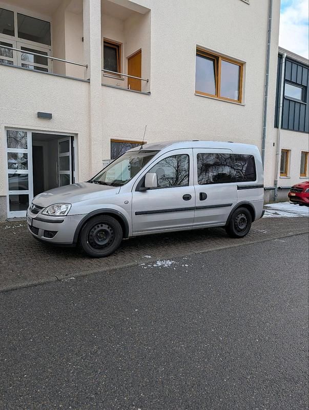 Gebraucht Opel Combo 95 PS (69 kW) 2008 Silber Van / Kleinbus