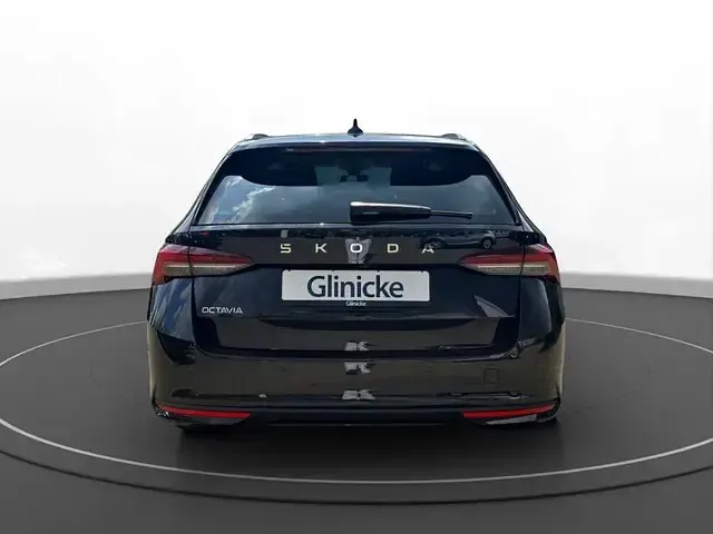 Gebraucht Skoda Octavia Selection 150 PS (110 kW) 2025 Blackmagic perleffekt Kombi
