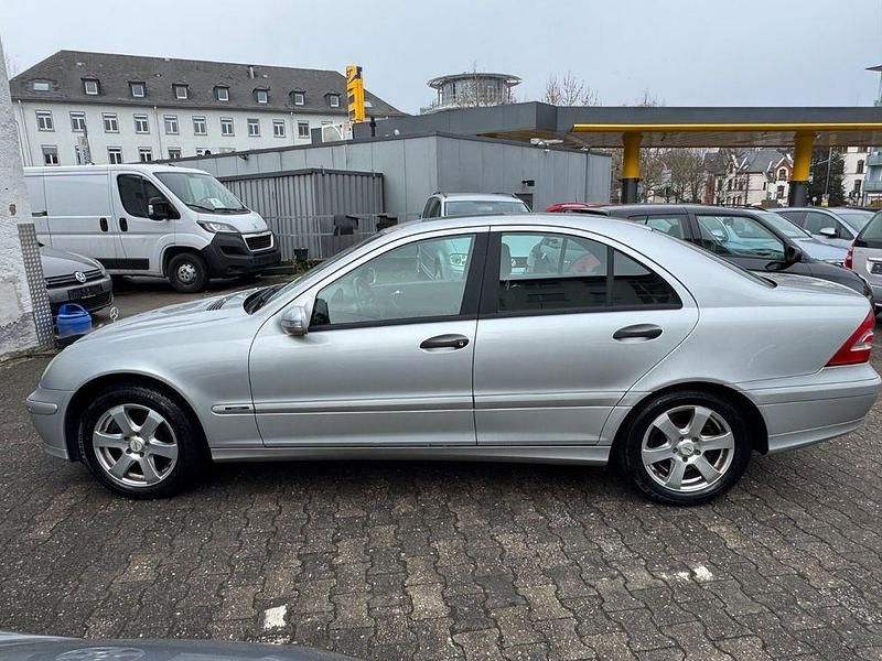 Gebraucht Mercedes C240 Classic 170 PS (125 kW) 2004 Silber Limousine