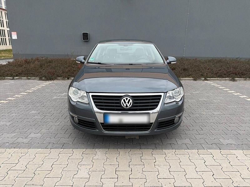 Gebraucht VW Passat Highline 170 PS (125 kW) 2009 Grau Limousine