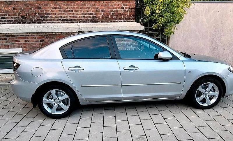 Silber Gebraucht 2005 Mazda 3 Limousine | 2.400 € - Bild 1/4