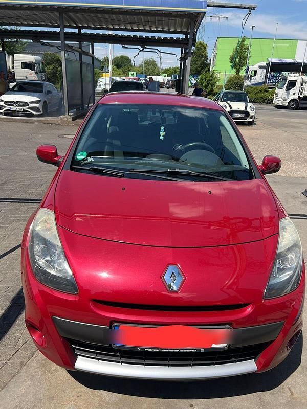 Rot Gebraucht 2010 Renault Clio II Kleinwagen | 1.300 € (Fairer Preis) - Bild 1/4