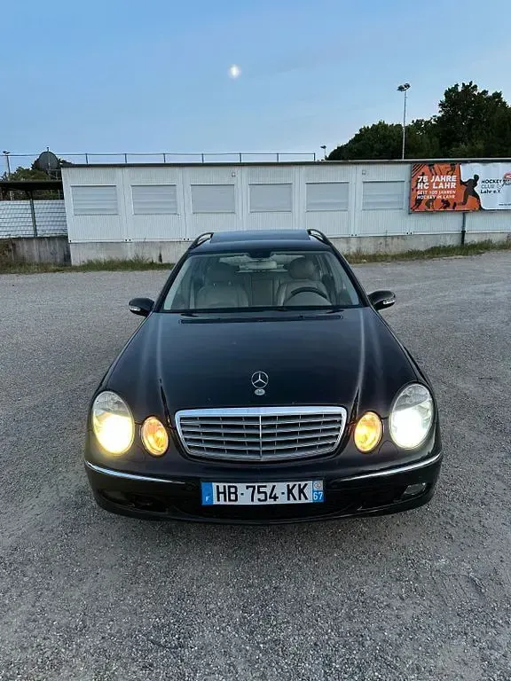 Gebraucht Mercedes E280 Elegance 190 PS (139 kW) 2005 Schwarz Limousine