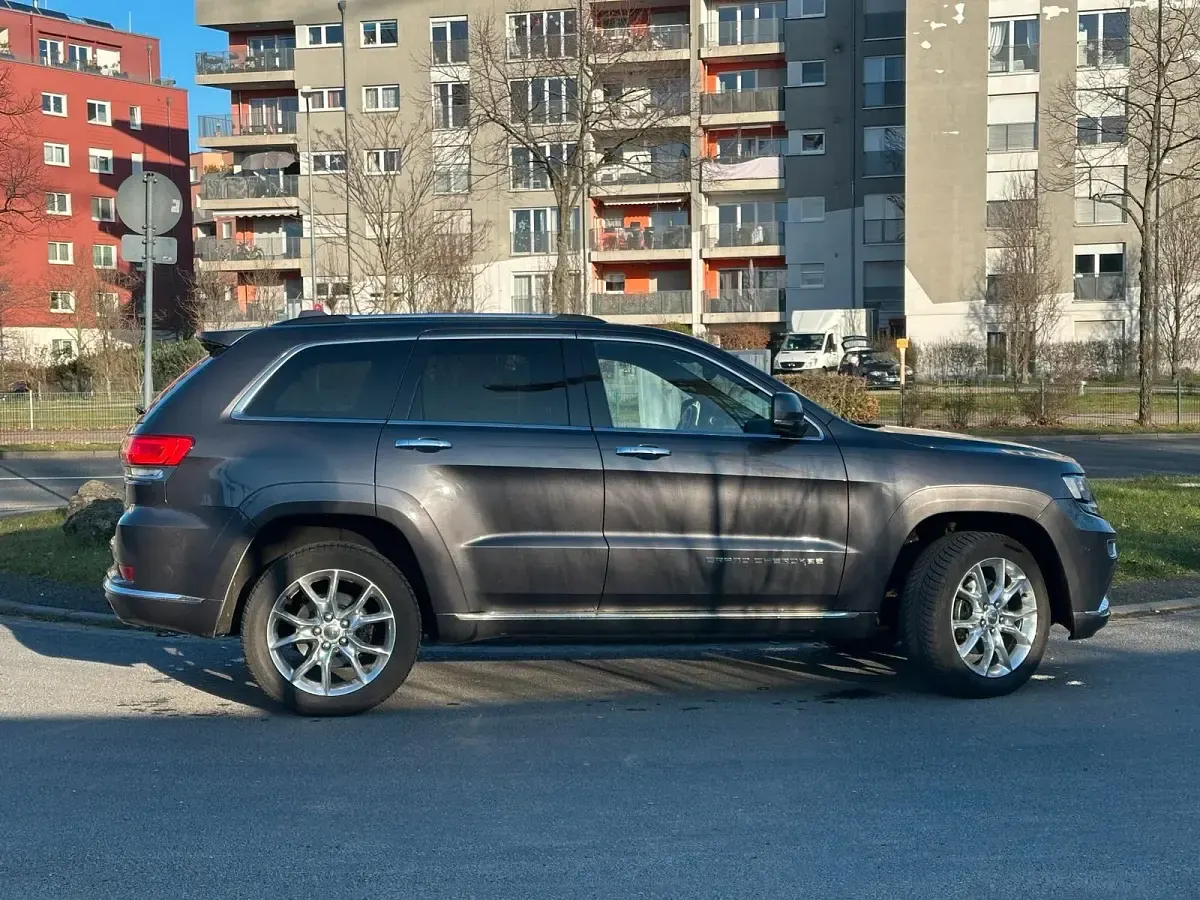 Gebraucht Jeep Cherokee Summit 250 PS (183 kW) 2014 Grau SUV