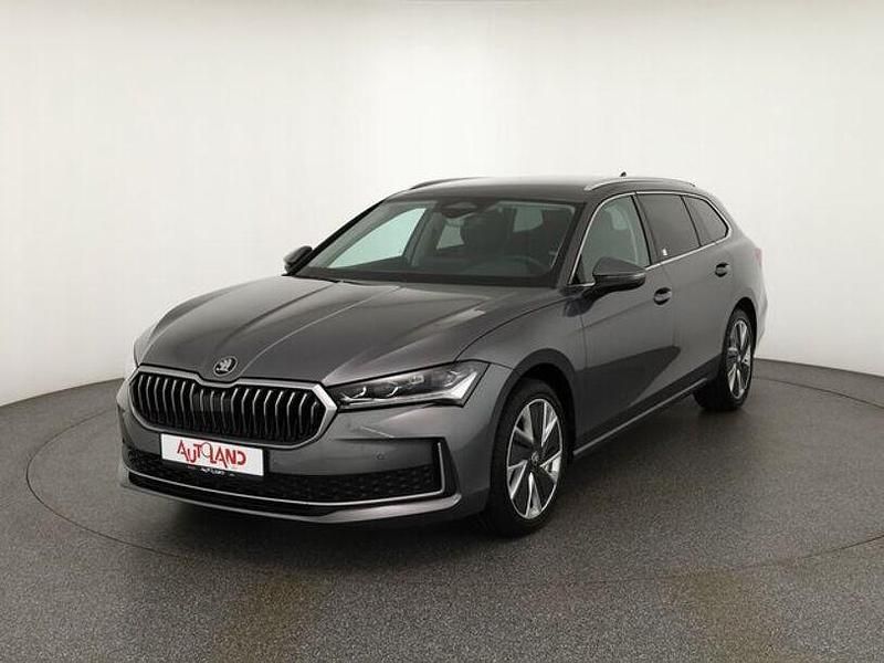 Grau Gebraucht 2024 Skoda Superb Kombi | 40.990 € (Superpreis) - Bild 1/4