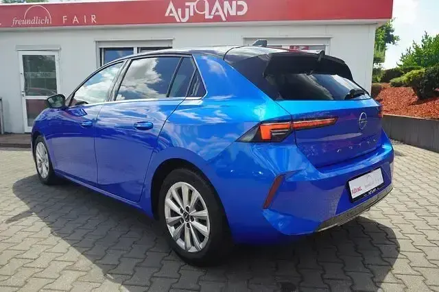 Gebraucht Opel Astra Elegance 131 PS (96 kW) 2023 Kobalt blau Kleinwagen