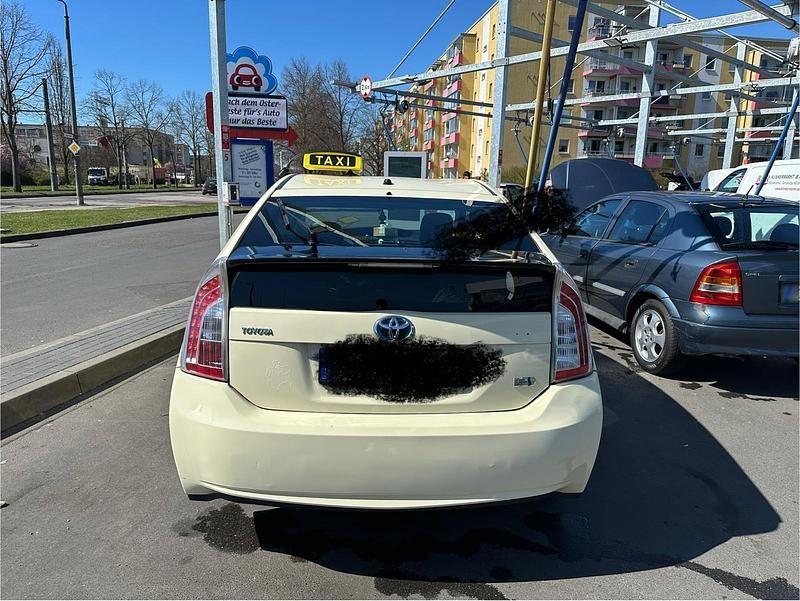 Gebraucht Toyota Prius 123 PS (90 kW) 2012 Andere farben Limousine