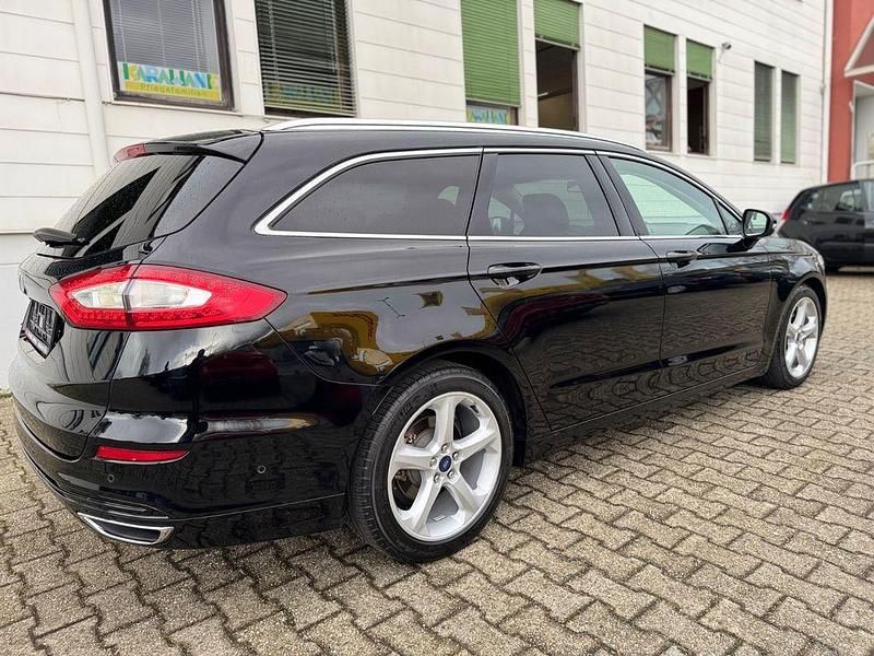 Gebraucht Ford Mondeo Titanium 179 PS (131 kW) 2015 Schwarz Limousine