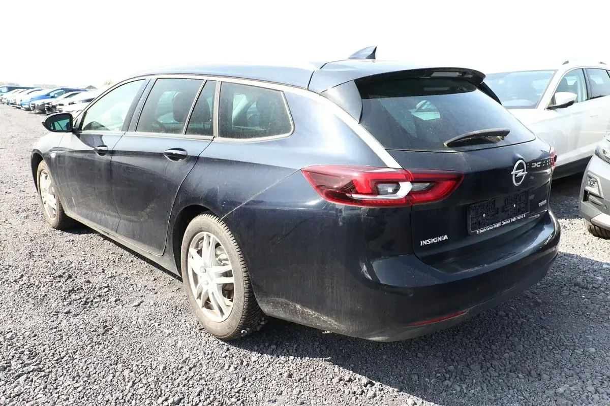 Gebraucht Opel Insignia Dynamic 165 PS (121 kW) 2018 Tiefsee blau Kombi