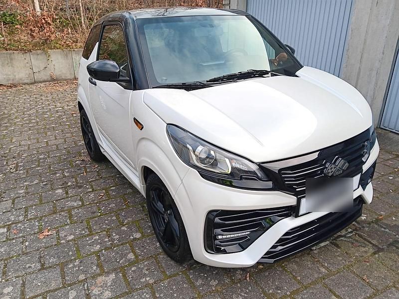 Weiß Gebraucht 2024 Ligier JS50 Kleinwagen | 15.500 € (Fairer Preis) - Bild 1/4