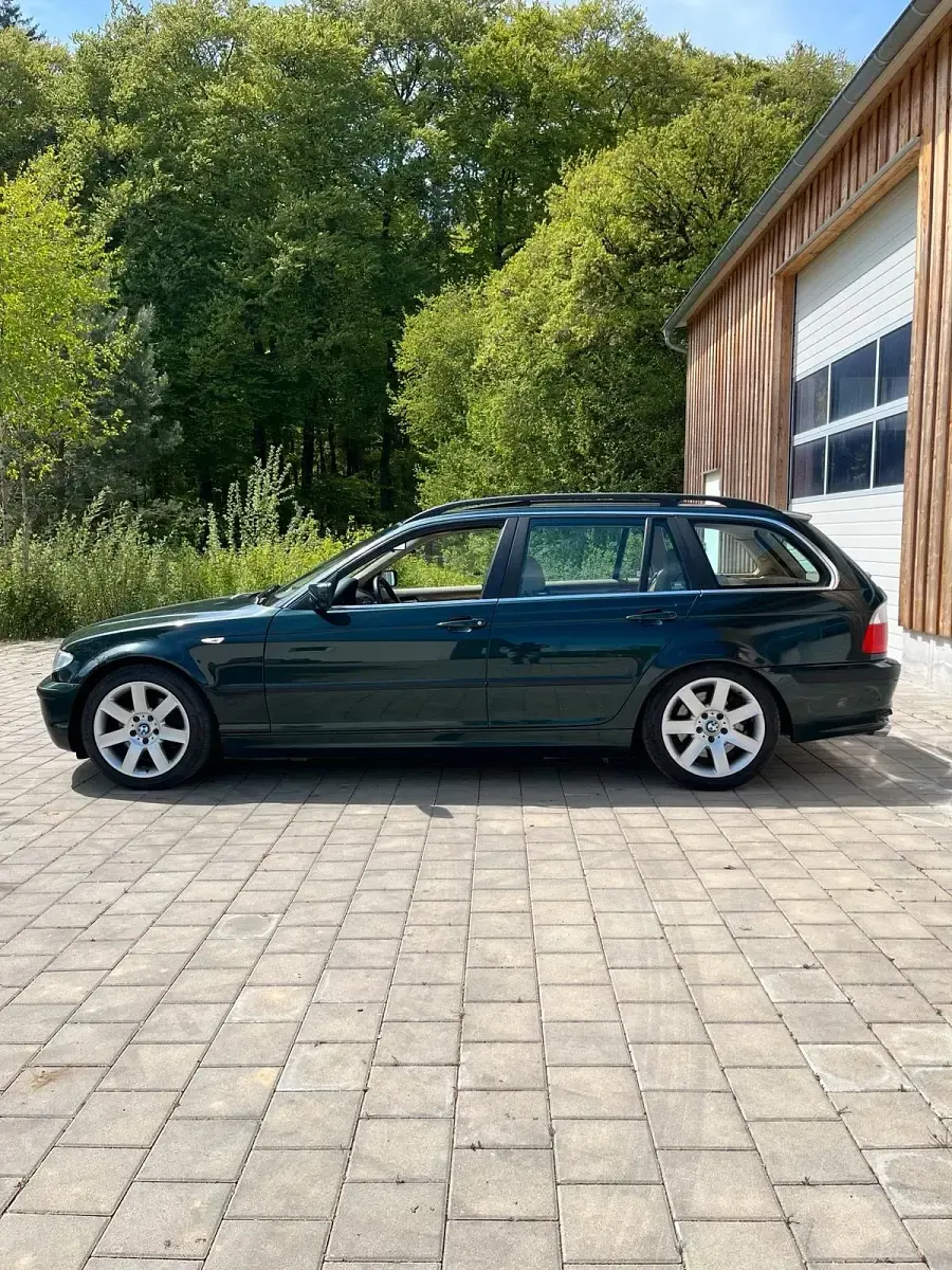Second-hand BMW 330 231 CP (169 kW) 2001 Verde Break