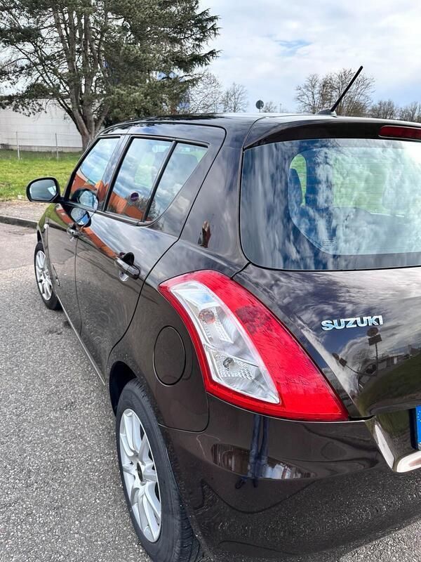 Braun Gebraucht 2015 Suzuki Swift Kleinwagen | 7.800 € (Etwas zu teuer) - Bild 1/4