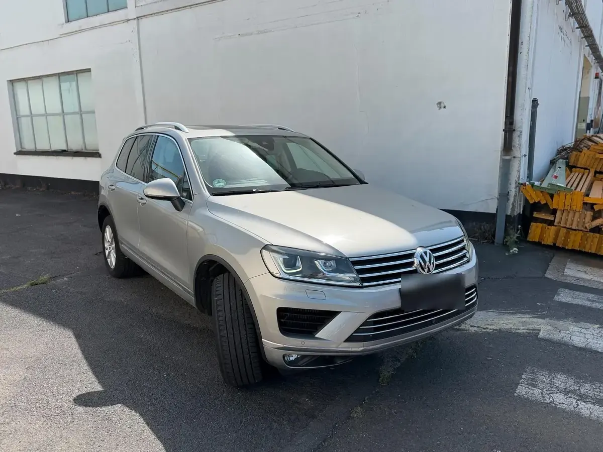 Gebraucht VW Touareg 262 PS (192 kW) 2016 Silber SUV