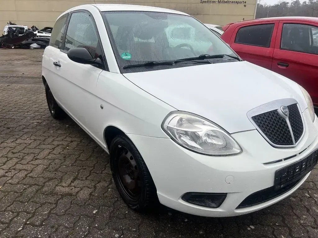 Gebraucht Lancia Ypsilon 60 PS (44 kW) 2009 Weiß Kleinwagen