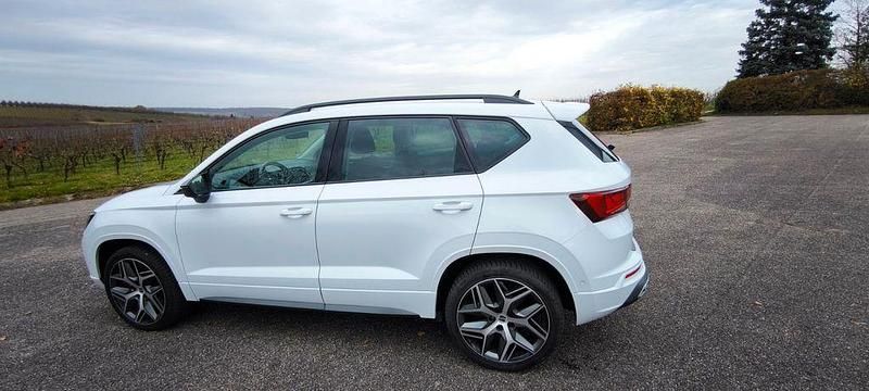 Weiß Gebraucht 2021 Seat Ateca 4Drive SUV | 28.500 € (Fairer Preis) - Bild 1/4
