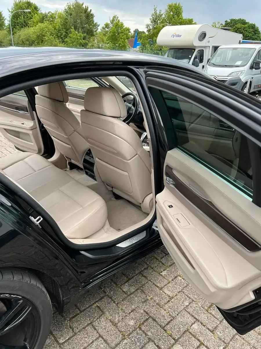 Gebraucht BMW 730 245 PS (180 kW) 2012 Schwarz Limousine