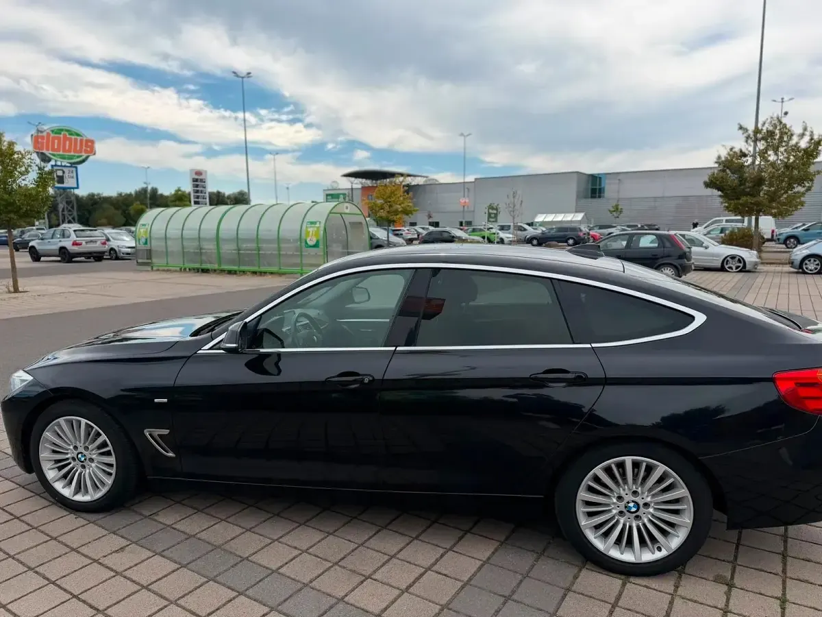 Gebraucht BMW 320 Luxury Line 184 PS (135 kW) 2013 Schwarz Limousine