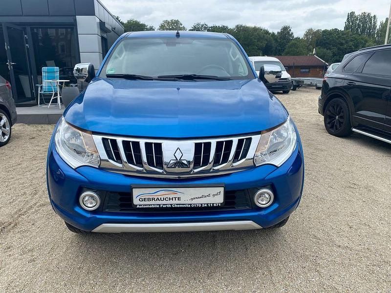 Blau Gebraucht 2016 Mitsubishi L200 Plus Abholung | 27.390 € (Etwas zu teuer) - Bild 1/4