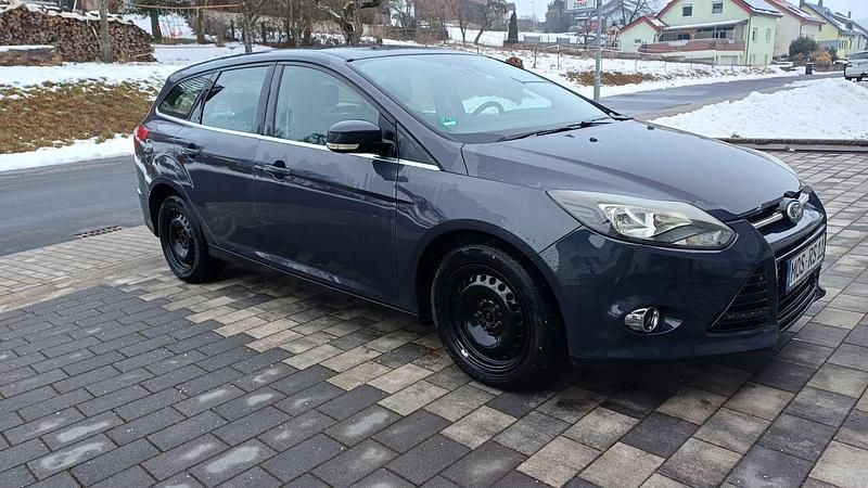 Gebraucht Ford Focus Trend 116 PS (85 kW) 2012 Blau Kombi