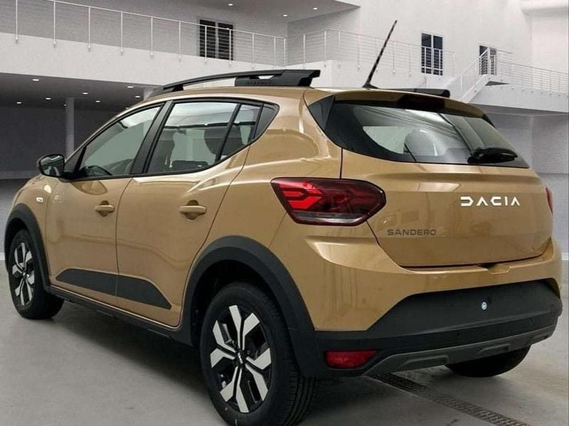 Używany Dacia Sandero Expression 91 KM (66 kW) 2025 Beżowy Kombi