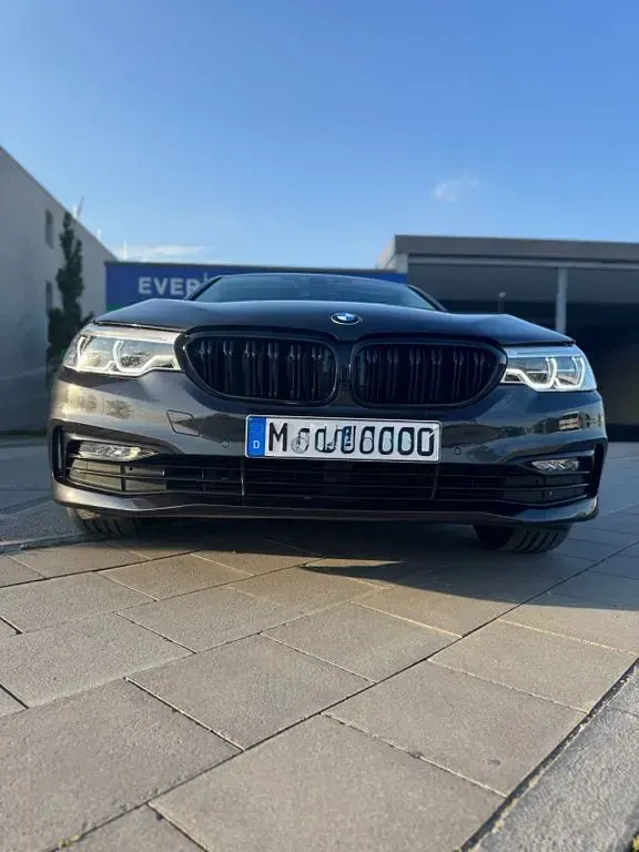 Gebraucht BMW 540 Sport Line 340 PS (250 kW) 2018 Grau Limousine