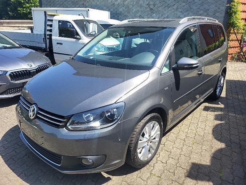 Peppergrey metallic Gebraucht 2014 VW Touran Life Van / Kleinbus | 11.445 € (Etwas zu teuer) - Bild 1/4