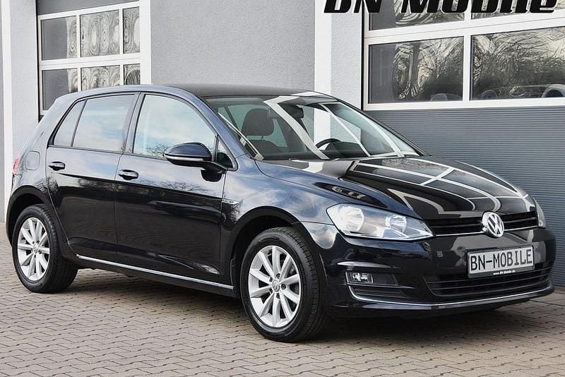 Gebraucht VW Golf VII LOUNGE 110 PS (80 kW) 2015 Schwarz Limousine
