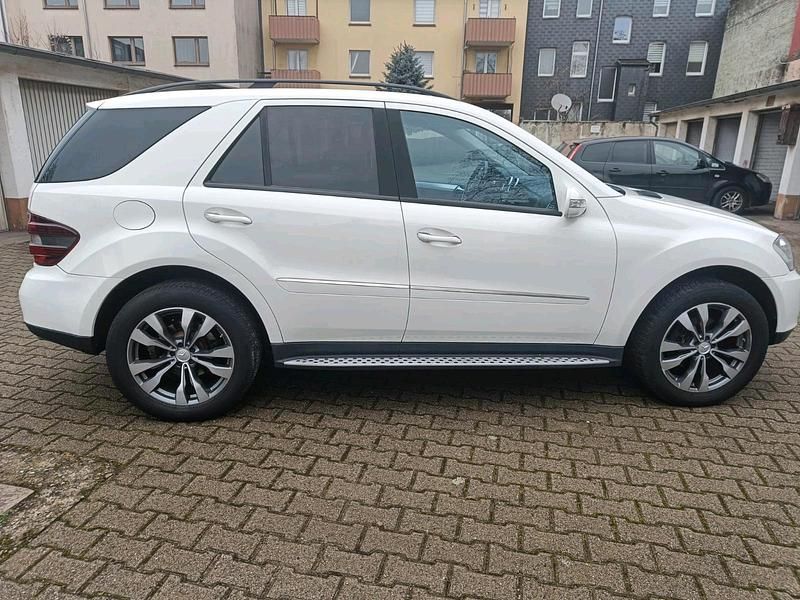 Gebraucht Mercedes ML350 272 PS (200 kW) 2006 Weiß SUV