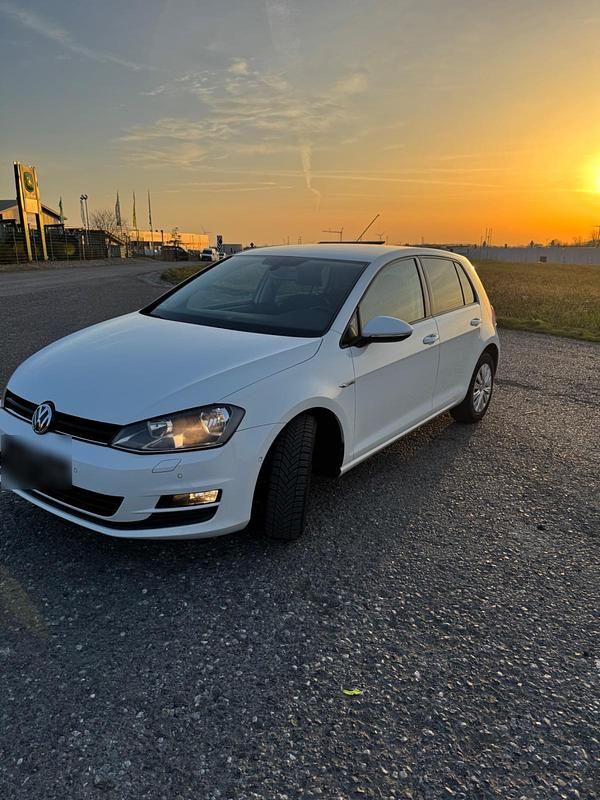 Gebraucht VW Golf VII 86 PS (63 kW) 2014 Weiß Kleinwagen
